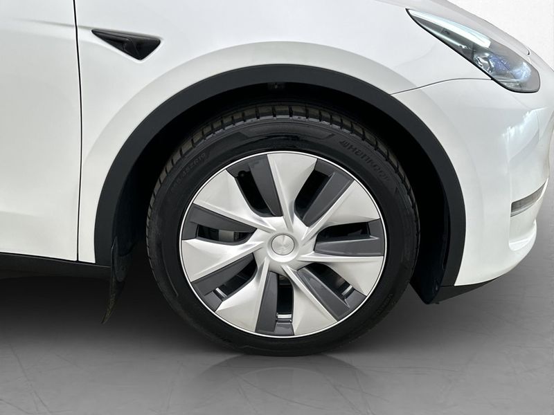 Tesla Model Y bild 35