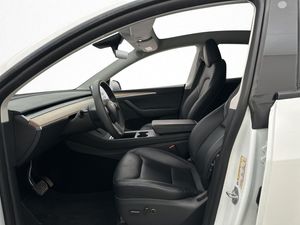 Tesla Model Y bild 13