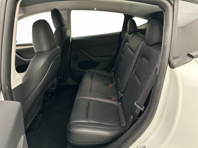 Tesla Model Y bild 18