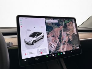 Tesla Model Y bild 26