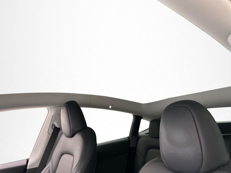 Tesla Model Y bild 19