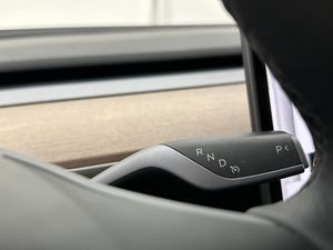 Tesla Model Y bild 22