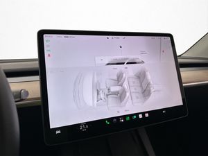 Tesla Model Y bild 24