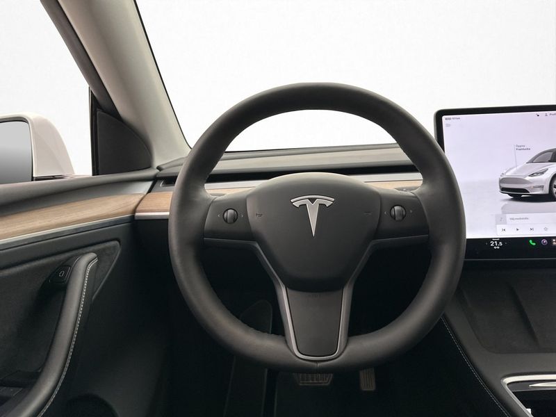 Tesla Model Y bild 15
