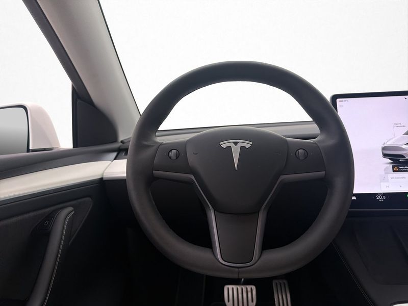 Tesla Model Y bild 15