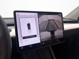 Tesla Model Y bild 27