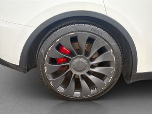 Tesla Model Y bild 30