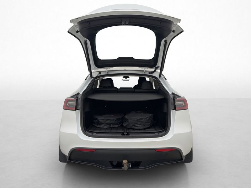 Tesla Model Y bild 31