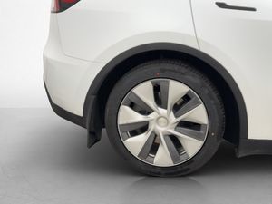Tesla Model Y bild 35