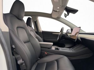 Tesla Model Y bild 12