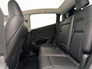 Tesla Model Y bild 14