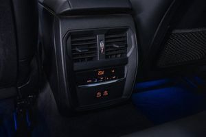 BMW 330 bild 11