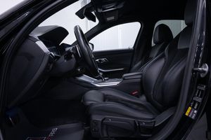 BMW 330 bild 8