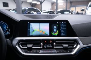 BMW 330 bild 18