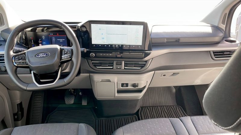 Ford Tourneo Custom bild 4