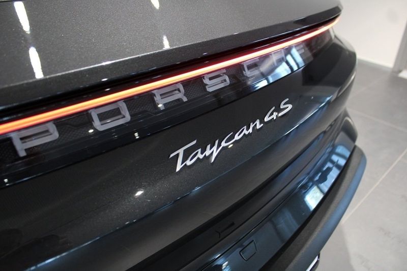 Porsche Taycan bild 19