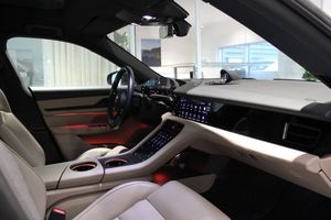 Porsche Taycan bild 20