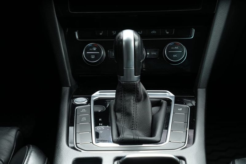 Volkswagen Passat bild 18