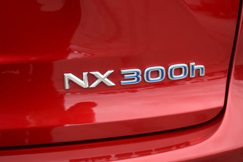 Lexus NX bild 21
