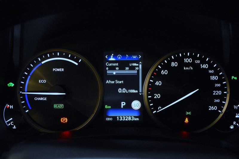 Lexus NX bild 12
