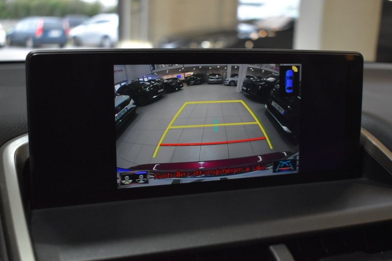 Lexus NX bild 14