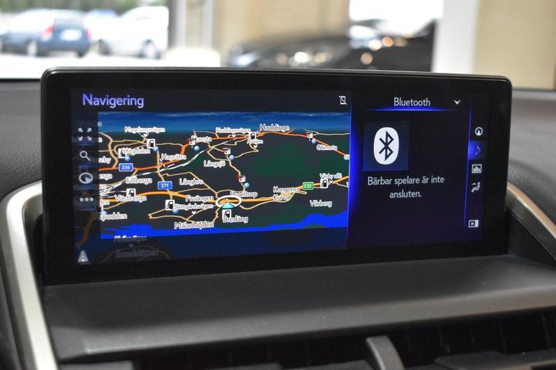Lexus NX bild 15