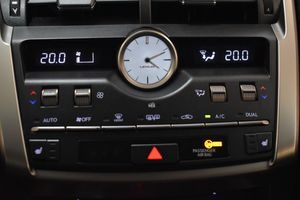 Lexus NX bild 17