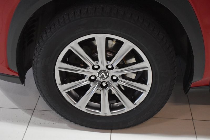 Lexus NX bild 24