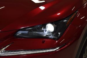 Lexus NX bild 22