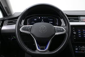 Volkswagen Passat bild 7