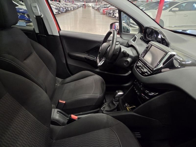 Peugeot 208 bild 4