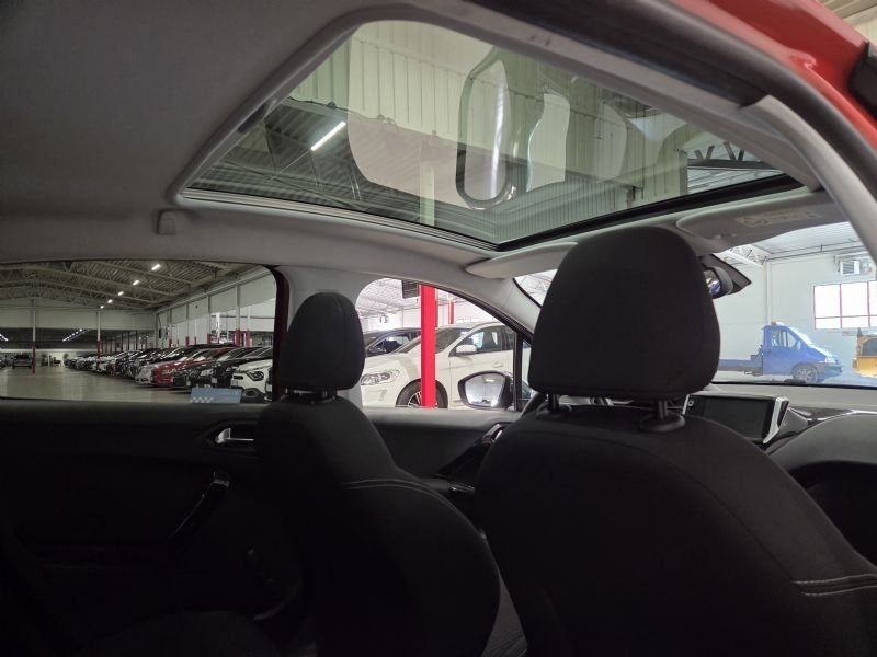 Peugeot 208 bild 6