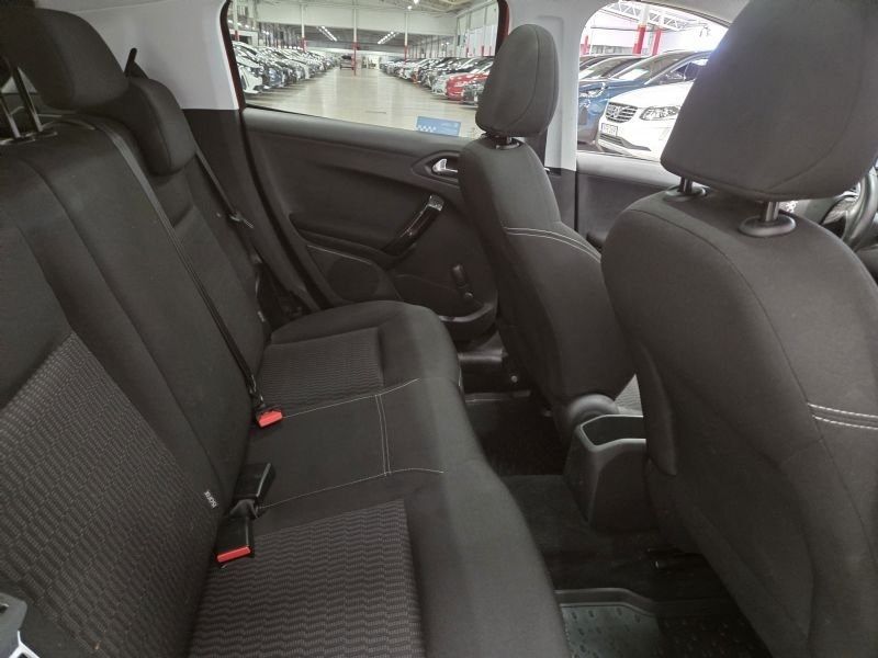 Peugeot 208 bild 5