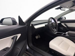 Tesla Model 3 bild 15
