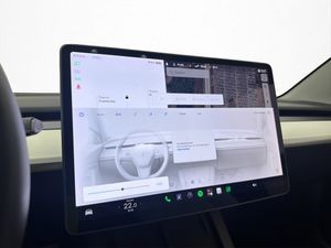 Tesla Model 3 bild 18