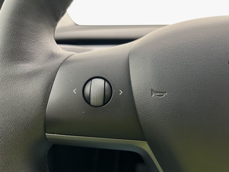 Tesla Model Y bild 22
