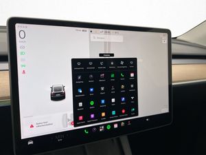 Tesla Model Y bild 24