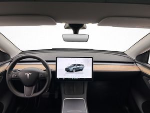 Tesla Model Y bild 15