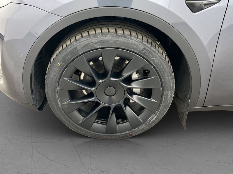 Tesla Model Y bild 32