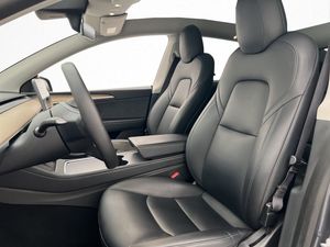 Tesla Model Y bild 17