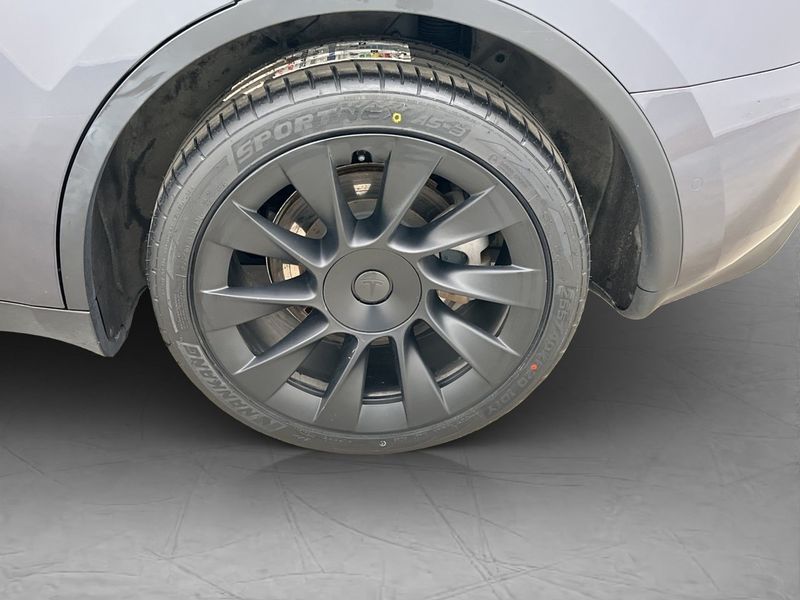 Tesla Model Y bild 33