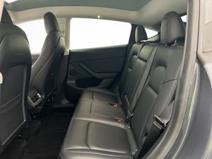 Tesla Model Y bild 14