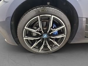 BMW i4 bild 36