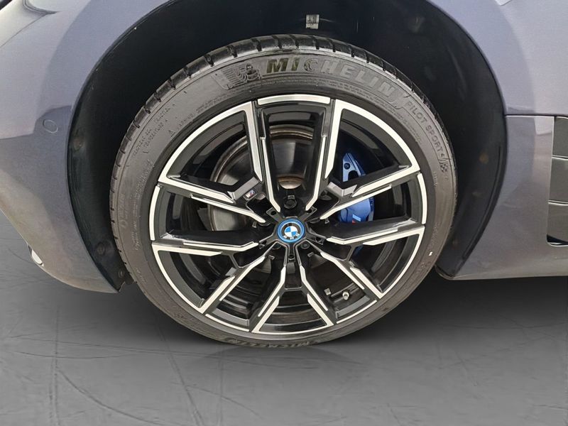 BMW i4 bild 36