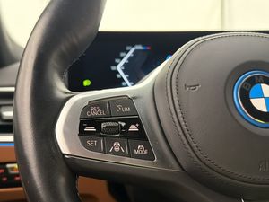BMW i4 bild 25