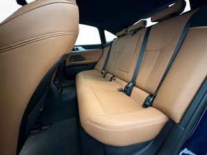 BMW i4 bild 13