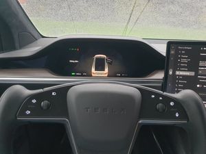 Tesla Model X bild 31