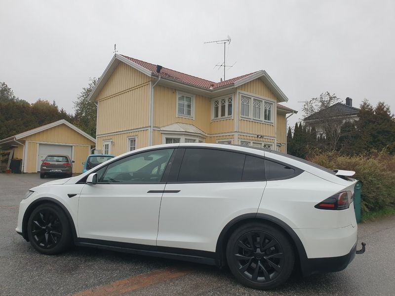 Tesla Model X bild 16