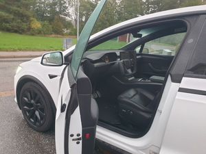 Tesla Model X bild 2