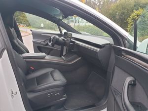 Tesla Model X bild 9